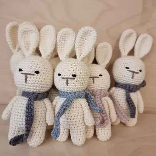 Hochet en crochet - Lapin: Gris - Couettes et Chouquettes