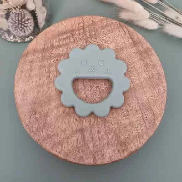 Anneau de dentition en silicone Lion - Sauge - Couettes et Chouquettes